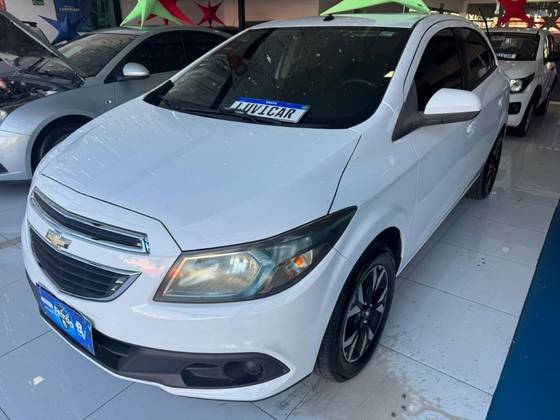 CHEVROLET ONIX 1.4 MPFI LT 8V FLEX 4P MANUAL CHEVROLET ONIX 1.4 MPFI LT 8V FLEX 4P MANUAL